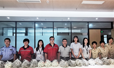 粽叶飘香 端午情浓--evo视讯游戏集团为员工发放端午节礼品